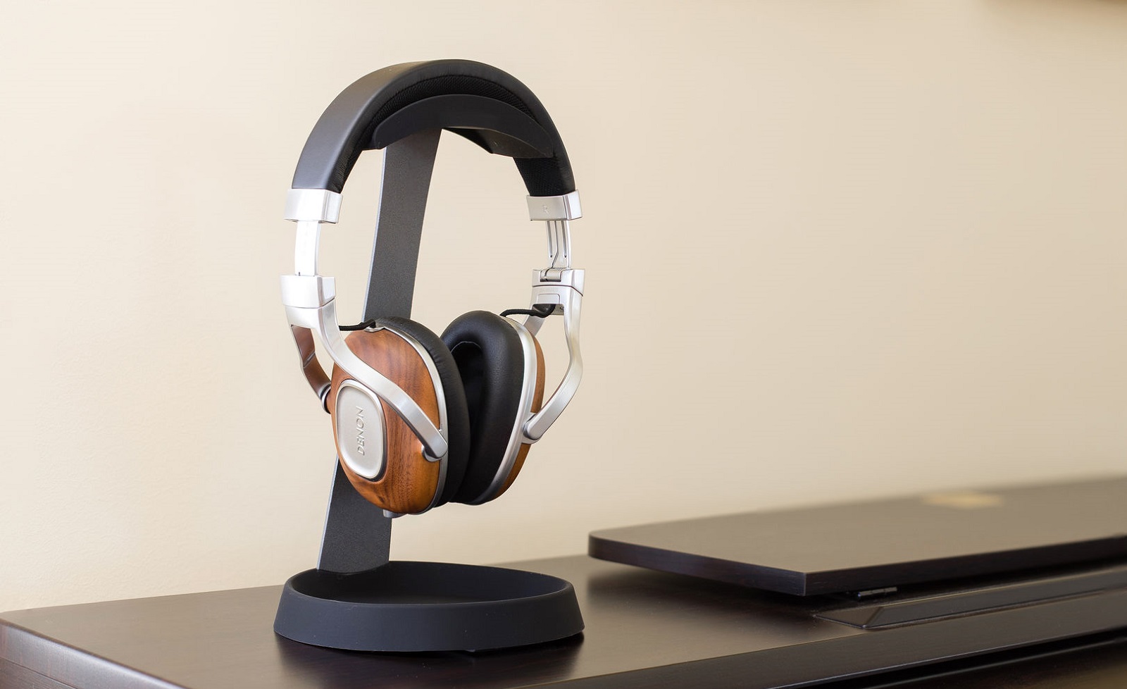 headset-stand